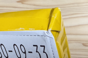 こねこ便420角破損